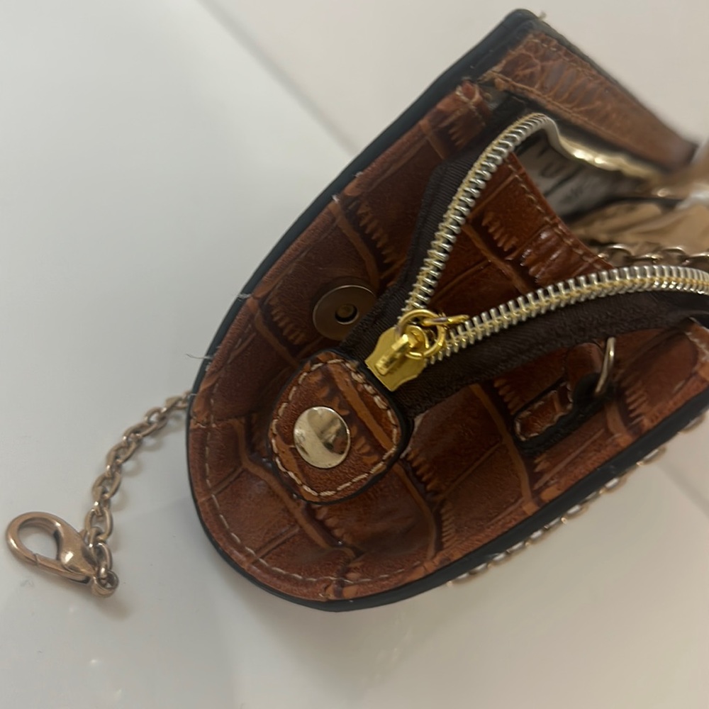 Clutch, gold chain, Paris, new with tag - Picture 4 of 4
